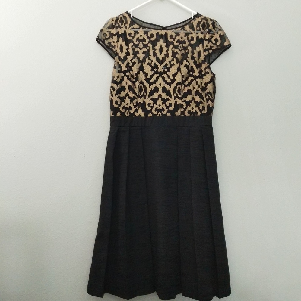 Adrianna Papell cap sleeve illusion baroque detail